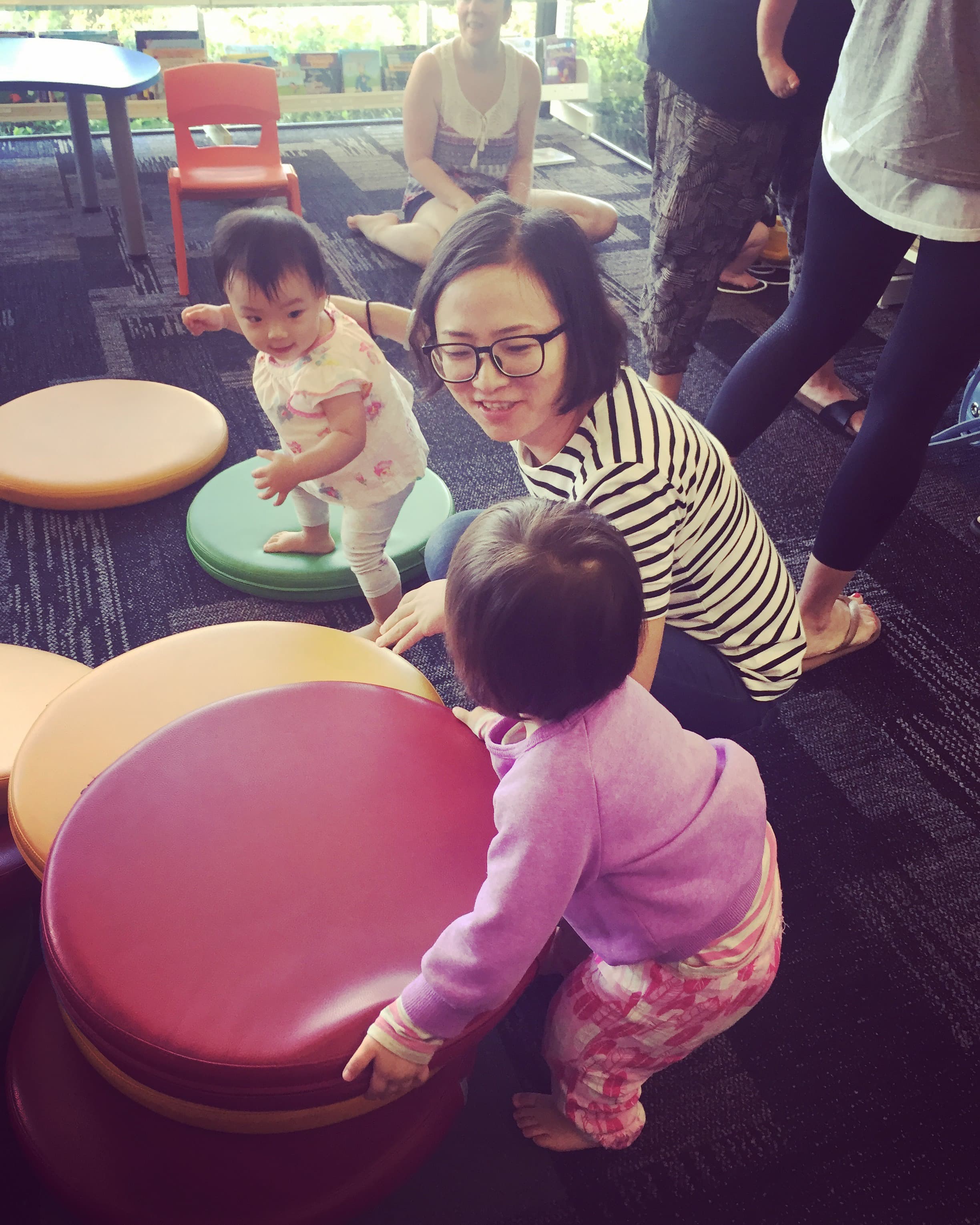 “懒爸懒妈”带大的孩子更出色？