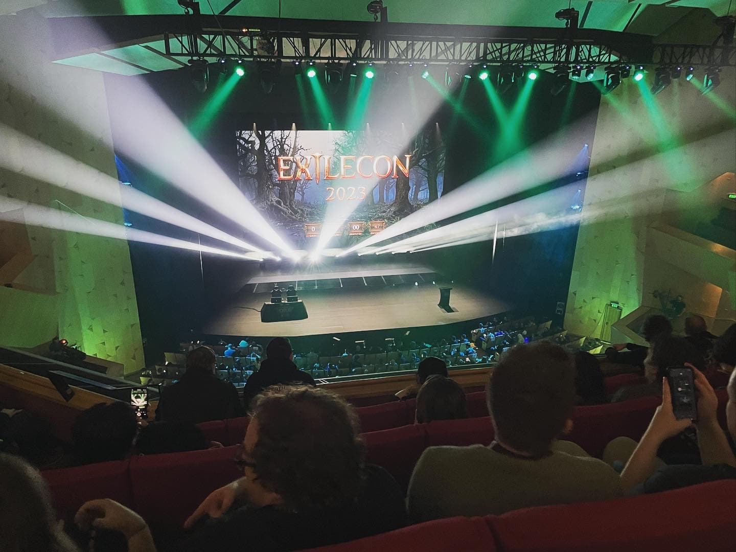 Learning UX principles from the game Path of Exile 2